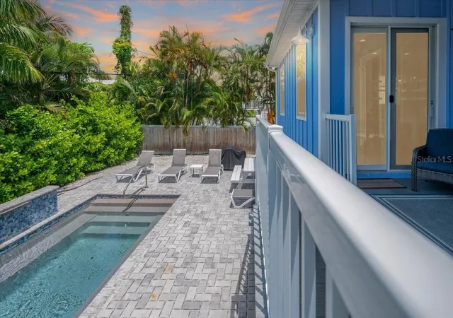 4th image of 308 57Th St #A & B, Holmes Beach, FL 34217 | MLS# A4700093