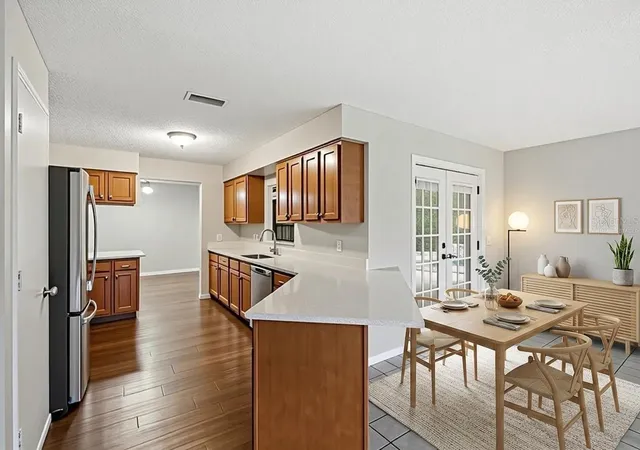 Photo 3 of Single family home for sale at 408 Coleman Dr, Winter Haven, FL 33884 | MLS# O6425340 | Listing updated on 2026-09-18