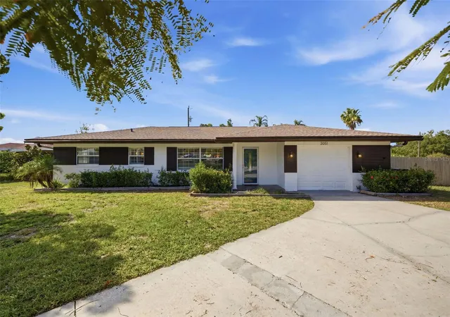 2nd image of 2051 Magnolia Dr, Clearwater, FL 33764 | MLS# TB8529531