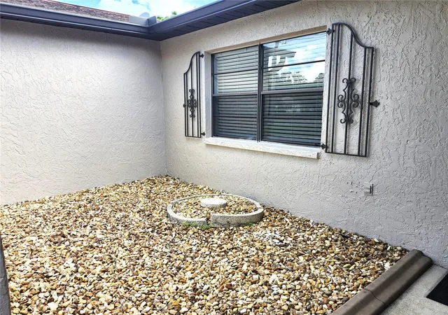 Photo 3 of Single family home for sale at 2354 Deltona Blvd, Spring Hill, FL 34606 | MLS# W7887678 | Listing updated on 2026-08-21