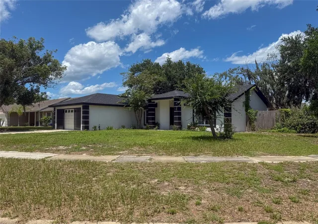 39th image of 1367 Hensley Dr, Deland, FL 32724 | MLS# O6425357