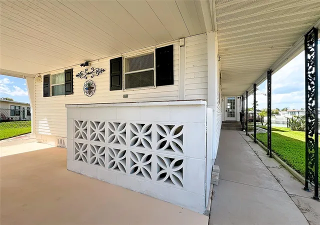 Photo 4 of Manufactured home for sale at 30041 Wausaukee Dr, Tavares, FL 32778 | MLS# G5115132 | Listing updated on 2026-10-01