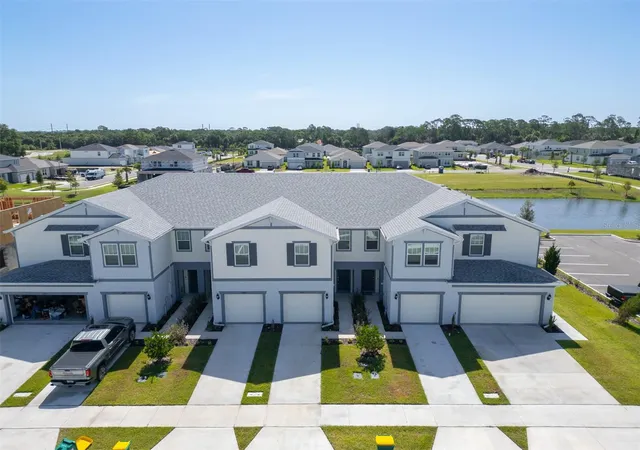 Photo 2 of Townhouse for sale at 5055 Sunrise Ests Dr, Melbourne, FL 32904 | MLS# O6425359 | Listing updated on 2026-07-31