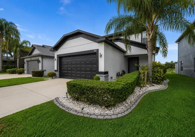 Photo 2 of Single family home for sale at 1921 Hawks View Dr, Ruskin, FL 33570 | MLS# A4700102 | Listing updated on 2026-10-08