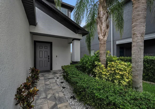 Photo 3 of Single family home for sale at 1921 Hawks View Dr, Ruskin, FL 33570 | MLS# A4700102 | Listing updated on 2026-10-08