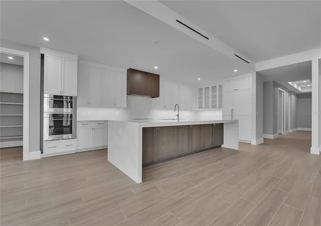 Photo 4 of Condo for sale at 70 Avenida Veneccia #304, Sarasota, FL 34242 | MLS# A4700103 | Listing updated on 2026-07-16