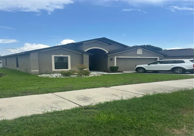 Photo 3 of Single family home for sale at 6900 Crested Orchid Dr, Brooksville, FL 34602 | MLS# TB8529545 | Listing updated on 2026-10-08