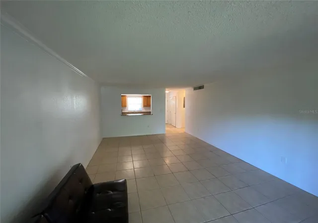 4th image of 972 La Costa Cir #8, Sarasota, FL 34237 | MLS# TB8529566