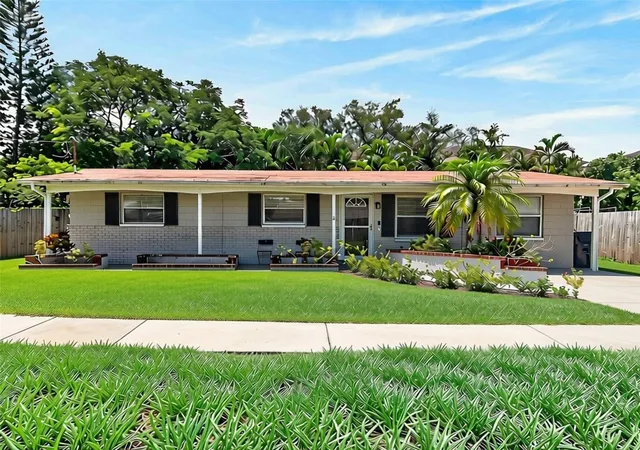 Photo 1 of Single family home for sale at 4014 W Land Ave, Tampa, FL 33616 | MLS# TB8529586 | Listing updated on 2026-08-21
