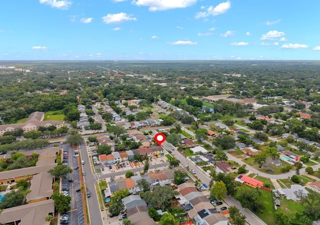 Photo 4 of Townhouse for sale at 5220 Blane Dr, Temple Terrace, FL 33617 | MLS# TB8529587 | Listing updated on 2026-10-07