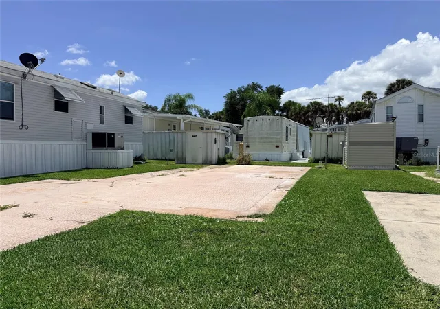 2nd image of 2215 73rd St E #348, Palmetto, FL 34221 | MLS# D6148095