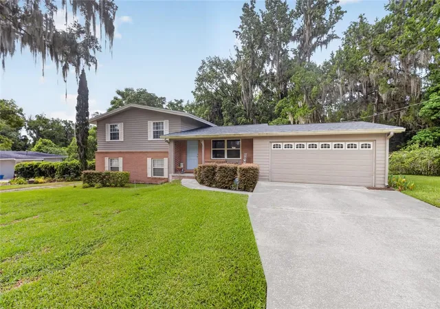 Photo 3 of Single family home for sale at 602 Se 19th Street, Ocala, FL 34471 | MLS# OM728544 | Listing updated on 2026-07-17