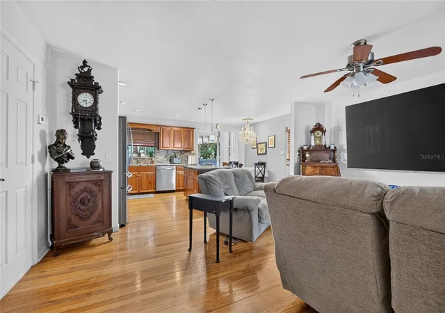 Photo 3 of Single family home for sale at 602 SE 19th Street, Ocala, FL 34471 | MLS# OM728544 | Listing updated on 2026-07-17