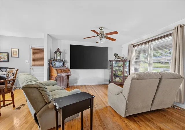 Photo 4 of Single family home for sale at 602 SE 19th Street, Ocala, FL 34471 | MLS# OM728544 | Listing updated on 2026-07-17