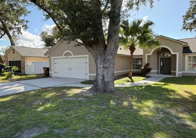 Photo 1 of Single family home for sale at 2808 Ml Run Blvd, Kissimmee, FL 34744 | MLS# O6425424 | Listing updated on 2026-09-13