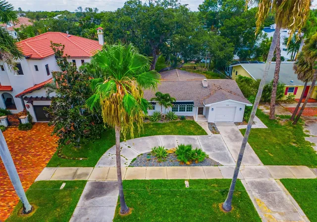 Photo 2 of Land for sale at 910 Snell Isle Blvd NE, Saint Petersburg, FL 33704 | MLS# TB8529596 | Listing updated on 2026-08-14