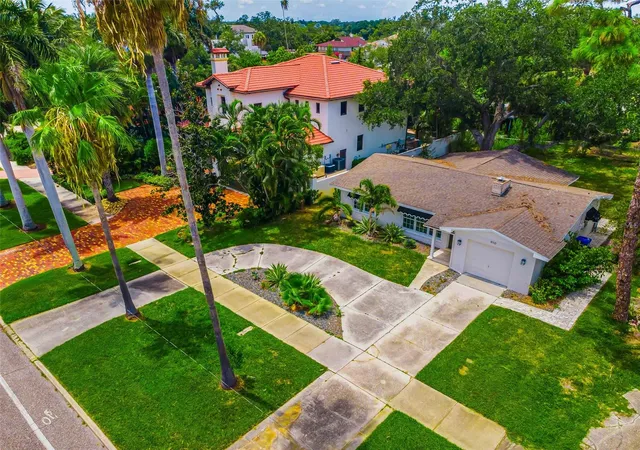 Photo 4 of Land for sale at 910 Snell Isle Blvd NE, Saint Petersburg, FL 33704 | MLS# TB8529596 | Listing updated on 2026-08-14