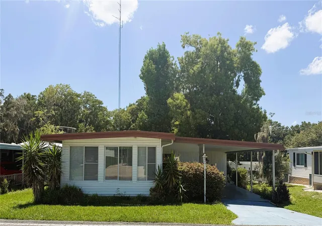 1st image of 203 Aspen Cir, Leesburg, FL 34748 | MLS# R4911660