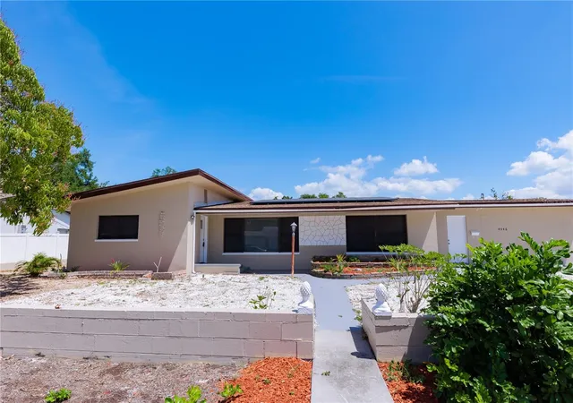Photo 1 of Single family home for sale at 4946 Dr Martin Luther King Jr St S, Saint Petersburg, FL 33705 | MLS# TB8529602 | Listing updated on 2026-10-10