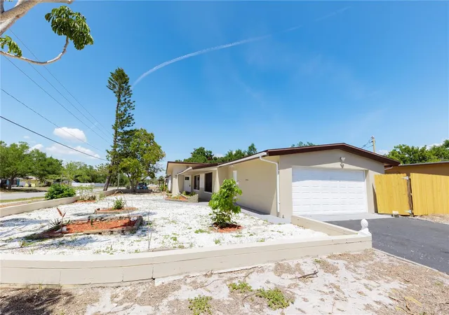 Photo 3 of Single family home for sale at 4946 Dr Martin Luther King Jr St S, Saint Petersburg, FL 33705 | MLS# TB8529602 | Listing updated on 2026-10-10