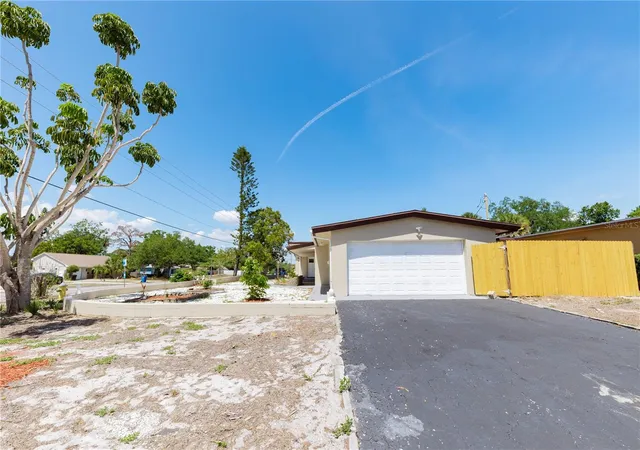 Photo 4 of Single family home for sale at 4946 Dr Martin Luther King Jr St S, Saint Petersburg, FL 33705 | MLS# TB8529602 | Listing updated on 2026-10-10