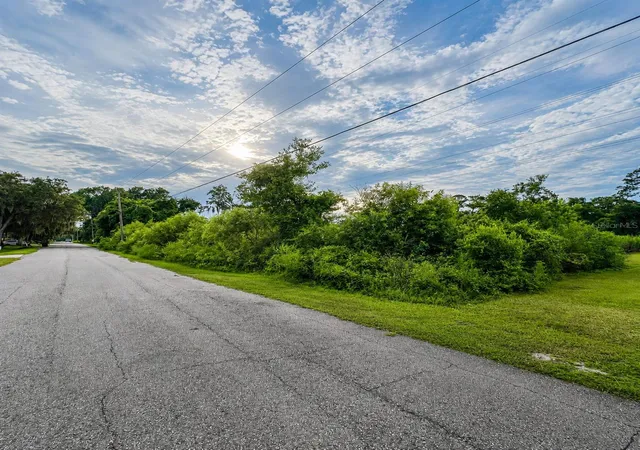 Photo 1 of Land for sale at 274 Toms Rd, Debary, FL 32713 | MLS# O6425441 | Listing updated on 2026-09-24