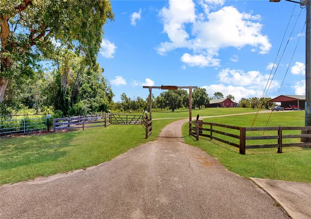 Photo 3 of Single family home for sale at 12150 Skyview Lane, Clermont, FL 34715 | MLS# S5153797 | Listing updated on 2026-09-02