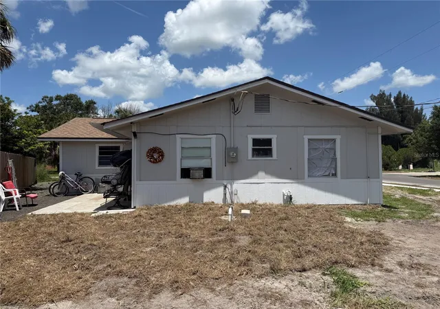 Photo 3 of Single family home for sale at 401 Citrus Ave, Arcadia, FL 34266 | MLS# A4700128 | Listing updated on 2026-08-11
