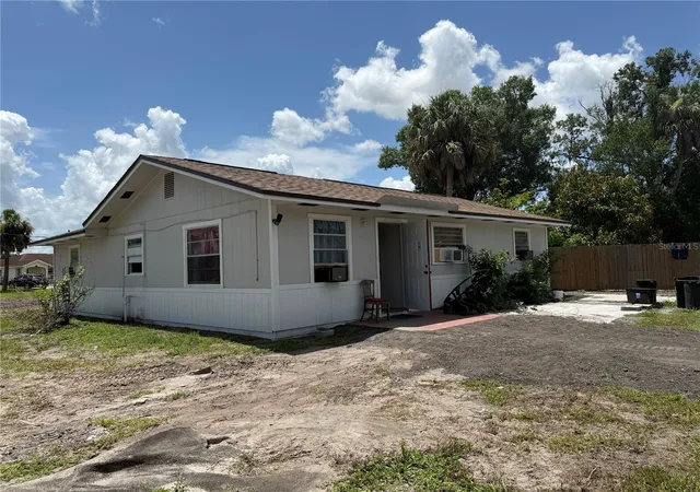 Photo 9 of Single family home for sale at 401 Citrus Ave, Arcadia, FL 34266 | MLS# A4700128 | Listing updated on 2026-08-11