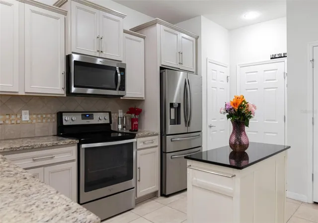 Photo 4 of Townhouse for sale at 9213 Hillcroft Dr, Riverview, FL 33578 | MLS# TB8529609 | Listing updated on 2026-10-02