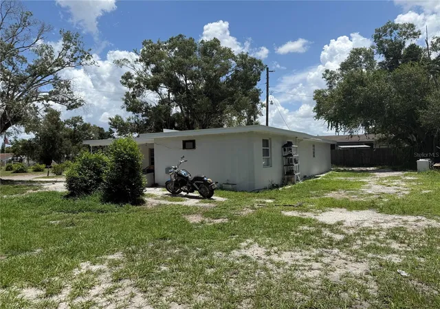 Photo 4 of Single family home for sale at 408 E Maple St, Arcadia, FL 34266 | MLS# A4700131 | Listing updated on 2026-08-11