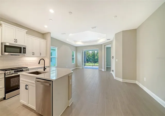 Photo 4 of Sale Pending at 2324 Blue Mahoe Ln, Sarasota, FL 34240 | MLS# A4700142 | Listing updated on 2026-08-25