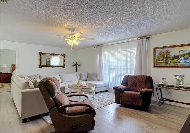 5th image of 1535 Lavilla St, Deltona, FL 32725 | MLS# O6425491