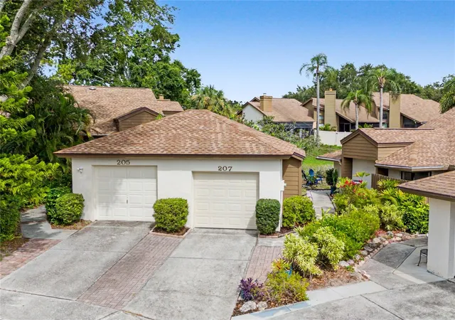 Photo 1 of Single family home for sale at 207 Lighthouse Ct, Safety Harbor, FL 34695 | MLS# TB8529664 | Listing updated on 2026-09-24
