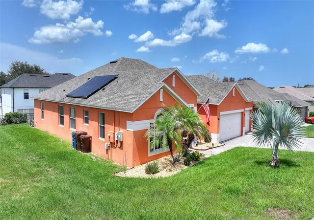 Photo 3 of Single family home for sale at 212 Brookshire Dr, Lake Wales, FL 33898 | MLS# O6425509 | Listing updated on 2026-07-22