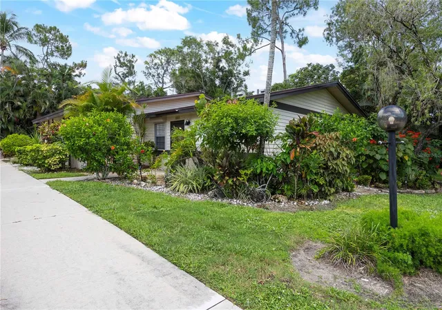 2nd image of 1001 Pine Isle Ln #1001, Naples, FL 34112 | MLS# O6425535