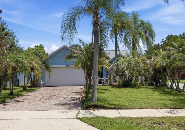 Photo 2 of Single family home for sale at 1014 Conley Dr, Oviedo, FL 32765 | MLS# O6425542 | Listing updated on 2026-09-04