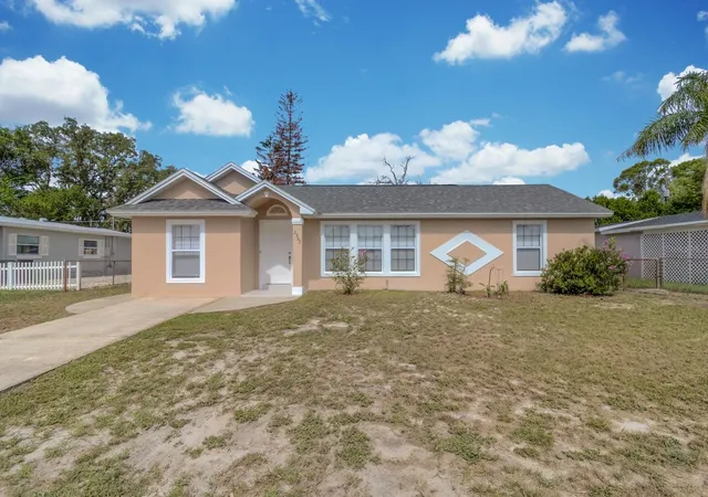 Photo 1 of Single family home for sale at 2322 Vincent Rd, Orlando, FL 32817 | MLS# O6425543 | Listing updated on 2026-09-26