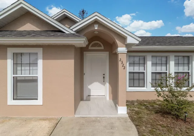 Photo 2 of Single family home for sale at 2322 Vincent Rd, Orlando, FL 32817 | MLS# O6425543 | Listing updated on 2026-09-26