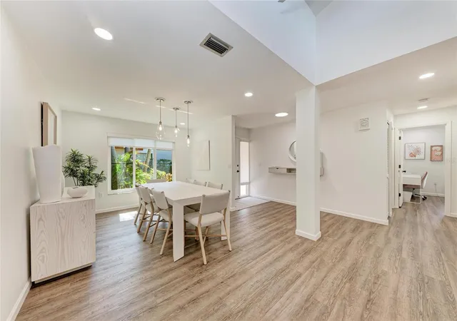 Photo 2 of House for sale at 6416 Wood Owl Cir, Bradenton, FL 34210 | MLS# A4700166 | Listing updated on 2026-09-20