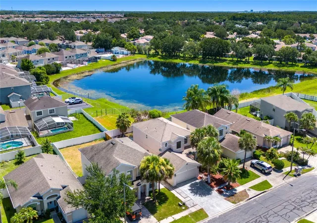 Photo 2 of Sale Pending at 1304 Timberbend Cir, Orlando, FL 32824 | MLS# O6425548 | Listing updated on 2026-09-07