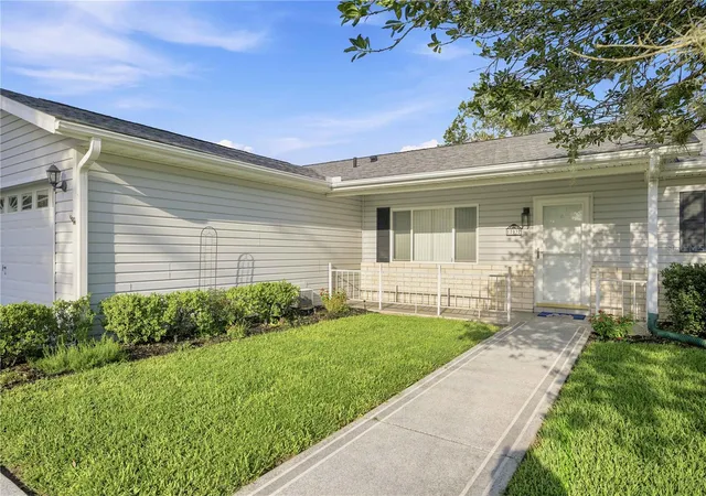 Photo 2 of Single family home for sale at 17832 Se 96th Avenue, Summerfield, FL 34491 | MLS# OM728583 | Listing updated on 2026-08-15