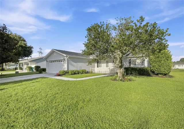 Photo 3 of Single family home for sale at 17832 Se 96th Avenue, Summerfield, FL 34491 | MLS# OM728583 | Listing updated on 2026-08-15