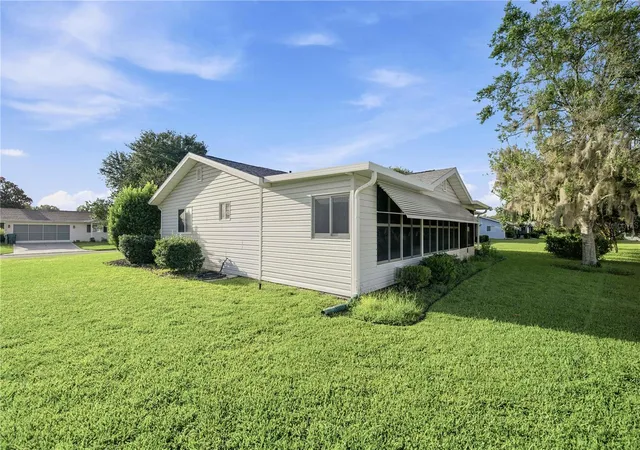 Photo 3 of Single family home for sale at 17832 SE 96th Avenue, Summerfield, FL 34491 | MLS# OM728583 | Listing updated on 2026-08-15