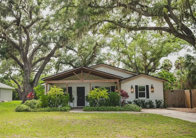 Photo 2 of Single family home for sale at 216 18th Street E, Bradenton, FL 34208 | MLS# A4700169 | Listing updated on 2026-10-07