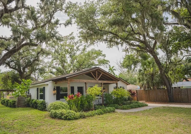 Photo 3 of Single family home for sale at 216 18th Street E, Bradenton, FL 34208 | MLS# A4700169 | Listing updated on 2026-10-07