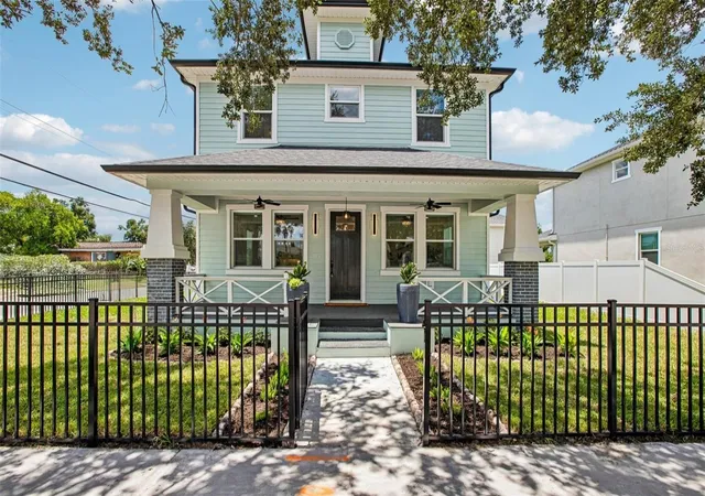Photo 2 of Single family home for sale at 406 E Chelsea St, Tampa, FL 33603 | MLS# TB8529716 | Listing updated on 2026-10-02