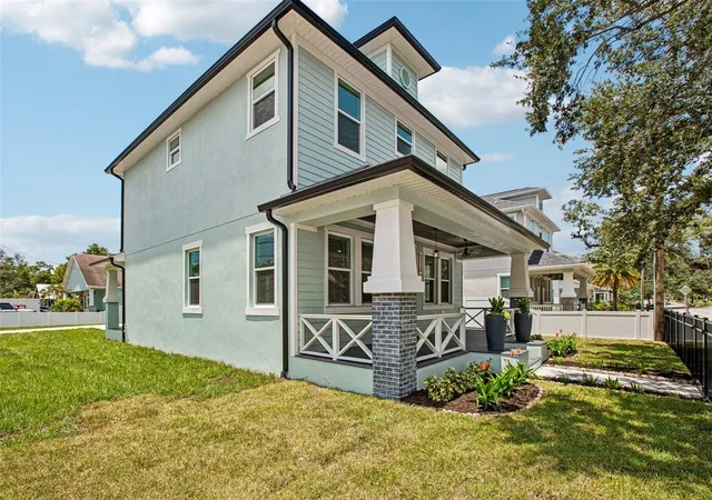 Photo 4 of Single family home for sale at 406 E Chelsea St, Tampa, FL 33603 | MLS# TB8529716 | Listing updated on 2026-10-02