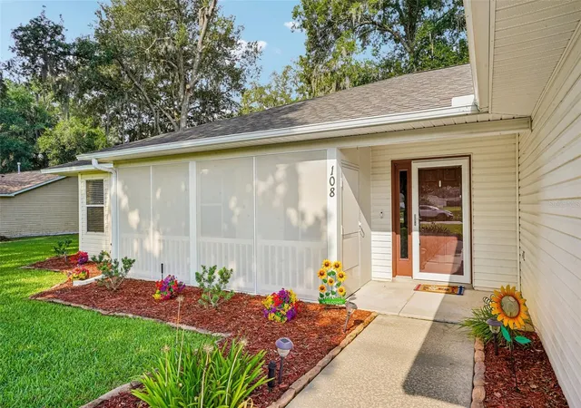 image of 108 Cherry Blossom Ln, Lady Lake, FL 32159 | MLS# G5115155