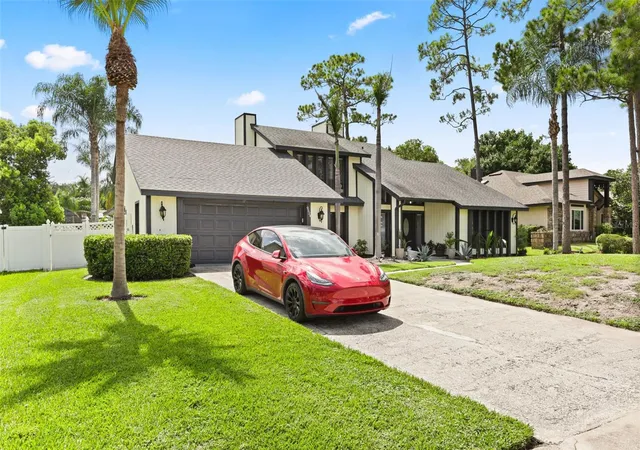 Photo 2 of Single family home for sale at 9524 Bay Vista Ests Blvd, Orlando, FL 32836 | MLS# O6425560 | Listing updated on 2026-09-07